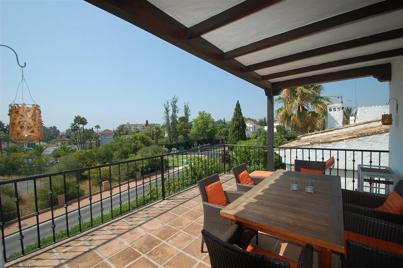 3 slaapkamers en 2 badkamers penthouse in Golf Valley, Nueva Andalucia, Marbella